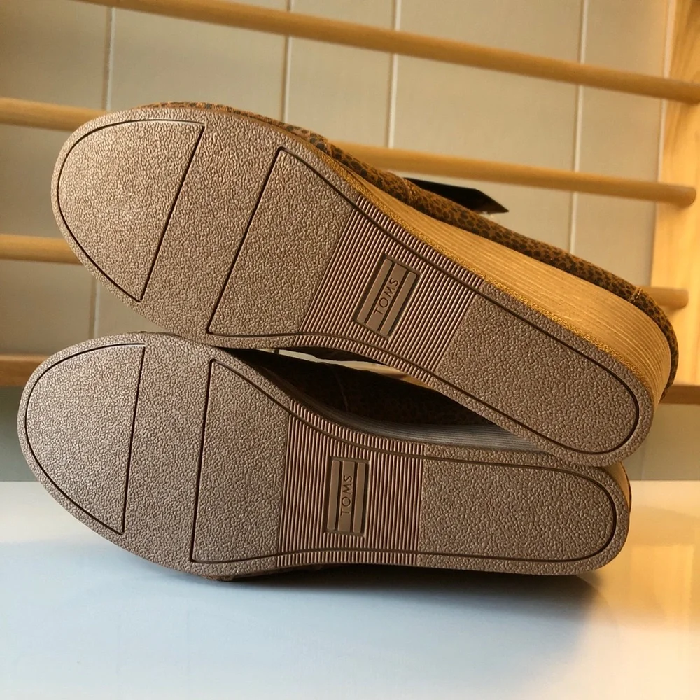 TOMS Kala Unisex Tan Mini Cheetah Suede Women’s Wedge Booties - Picture 13 of 13